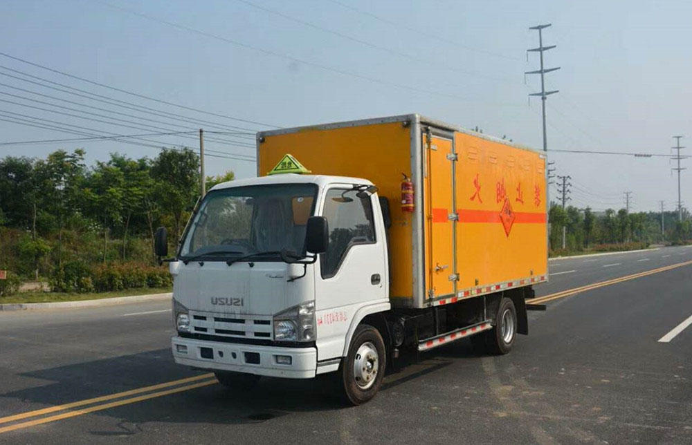 庆铃五十铃4米1(蓝牌)爆破器材车