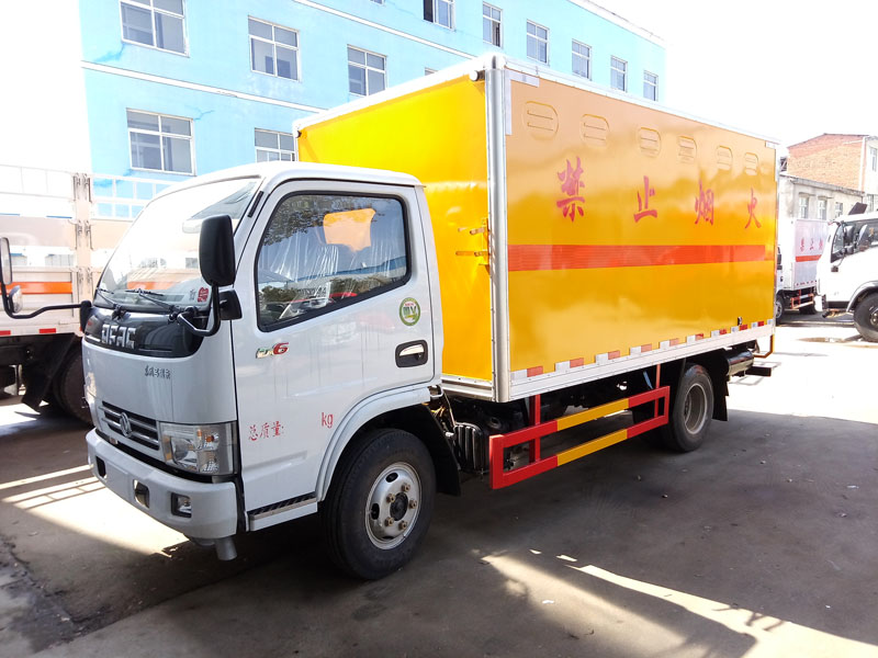东风(蓝牌)爆破器材车
