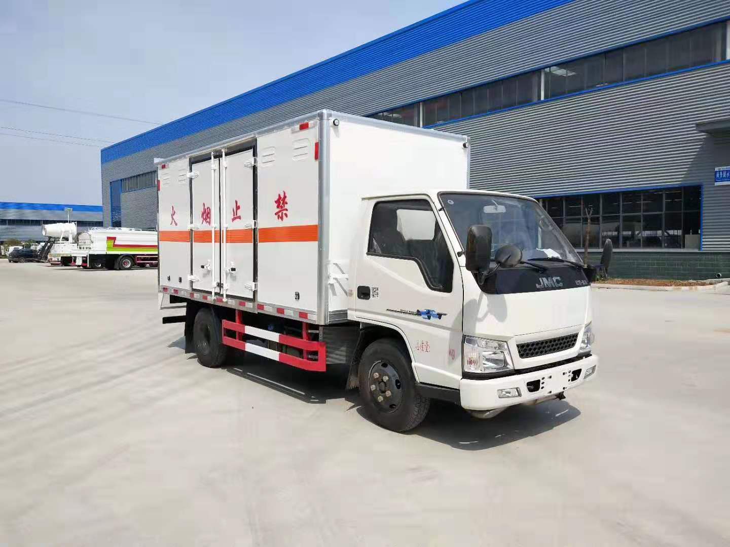 江铃4.2米(蓝牌)气瓶厢运输车