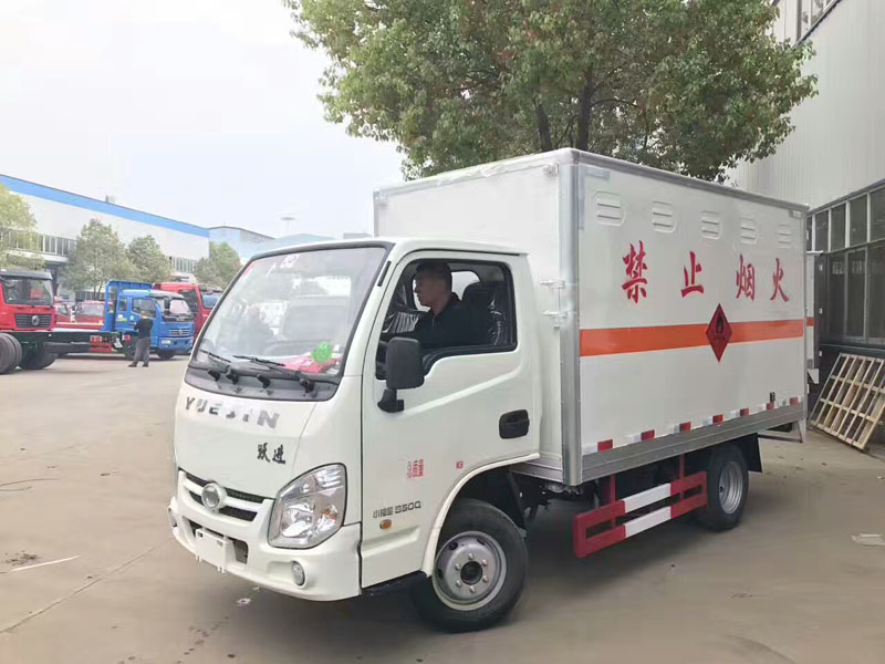 跃进3.3米汽油(蓝牌)气体厢式车