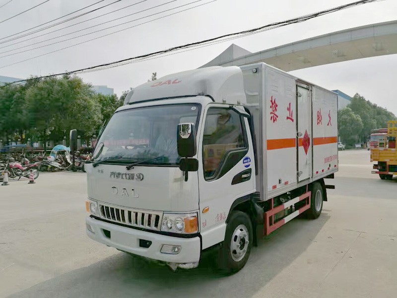 江淮4米2(3.5吨)爆破器材车