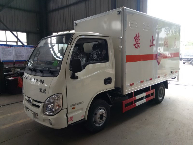 跃进汽油3米3(蓝牌)液体厢式车
